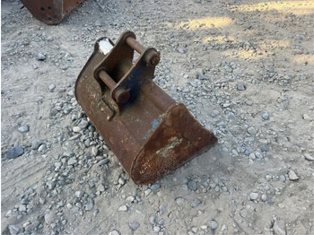 Godet pour pelle Godet de terrassement - axe 35 mm: photos 4 Godet pour pelle Godet de terrassement - axe 35 mm: photos 4