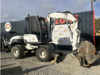 Pelle sur pneus MECALAC