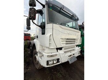 Châssis cabine IVECO TRAKKER CHASSIS: photos 2