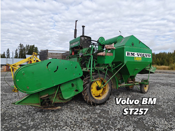 Moissonneuse-batteuse VOLVO