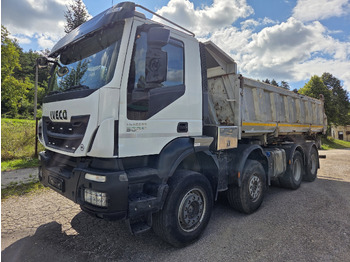 Camion benne IVECO Trakker