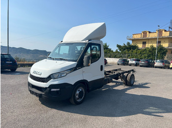 Fourgon utilitaire IVECO Daily 35C15