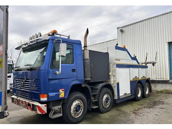 Remorqueuse VOLVO FL10