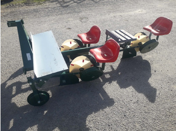 GARMACH Transplanteur à Mini-Mottes 3 rangs en leasing occasion GARMACH Transplanteur à Mini-Mottes 3 rangs: photos 2