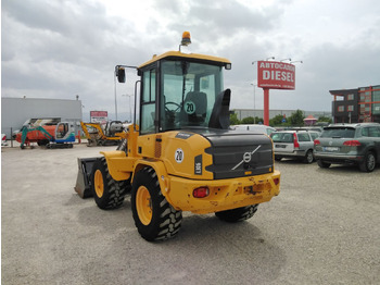 Chargeuse sur pneus VOLVO L30G: photos 5
