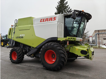 Moissonneuse-batteuse CLAAS Lexion 670
