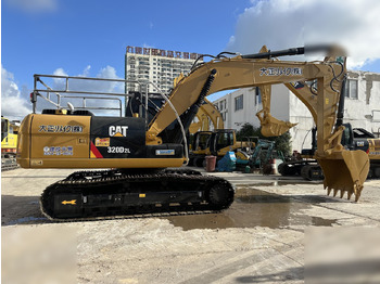 Pelle sur chenille CATERPILLAR 320D