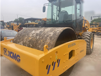Compacteur XCMG XS223J
