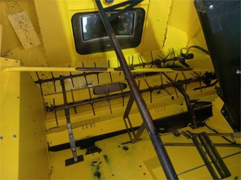 Moissonneuse-batteuse New Holland CR9.80: photos 4