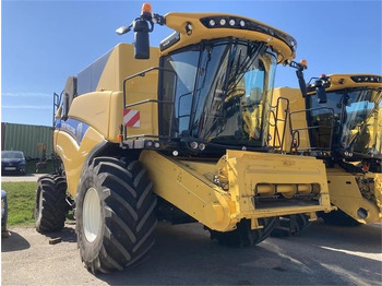 Moissonneuse-batteuse NEW HOLLAND CX series