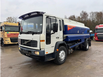 Camion citerne VOLVO FL6 220