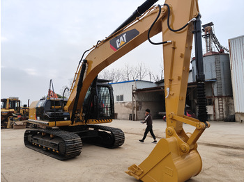Pelle sur chenille CATERPILLAR 320D