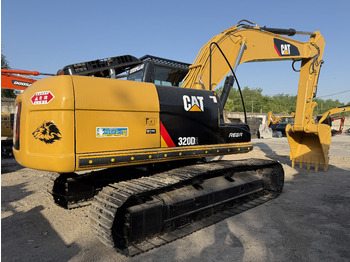 Pelle sur chenille CATERPILLAR 320D