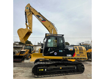 Pelle sur chenille CATERPILLAR 320D2