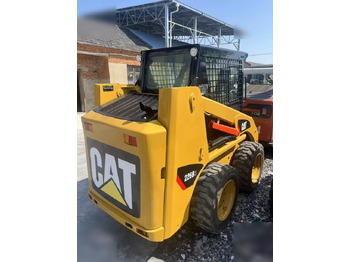 CATERPILLAR 226B3 en leasing occasion CATERPILLAR 226B3: photos 4