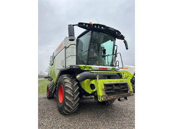 Moissonneuse-batteuse CLAAS