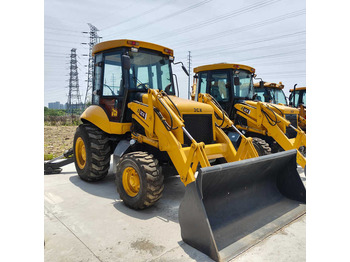 Tractopelle JCB 3CX