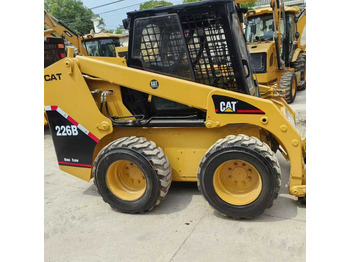 Mini chargeuse CATERPILLAR 226B