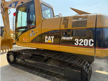 Pelle sur chenille CATERPILLAR 320C