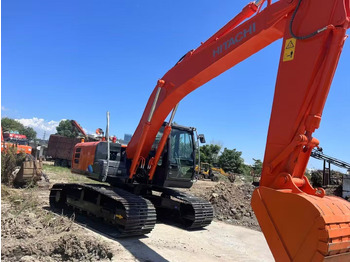 Pelle sur chenille HITACHI ZX200