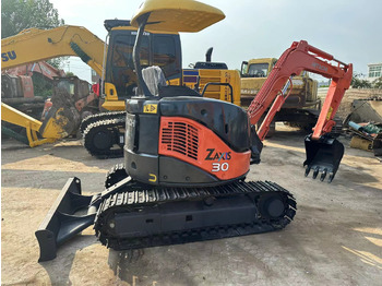 Pelle sur chenille HITACHI ZX30