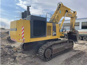 Pelle sur chenille KOMATSU