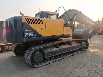 Pelle sur chenille HYUNDAI R215L