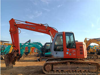 Pelle sur chenille HITACHI ZX135