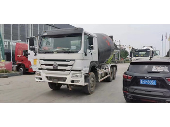 Camion malaxeur SINOTRUK HOWO