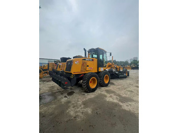 Niveleuse neuf XCMG GR2153 Grader: photos 4 Niveleuse neuf XCMG GR2153 Grader: photos 4