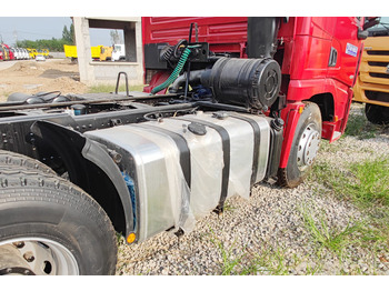 SHACMAN Second Hand Shacman Tractor Trailer for Sale in Tanzania en leasing occasion SHACMAN Second Hand Shacman Tractor Trailer for Sale in Tanzania: photos 5