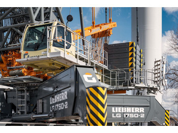 Grue mobile LIEBHERR
