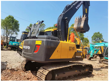 Pelle sur chenille VOLVO EC140