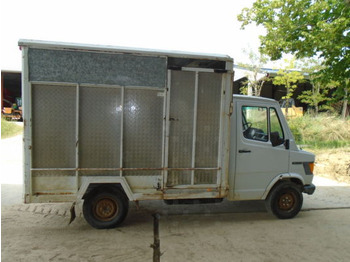 Camion bétaillère Mercedes 307D: photos 4