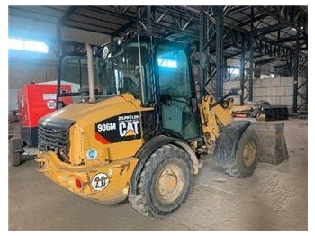 Chargeuse sur pneus CATERPILLAR 906M