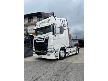 Tracteur routier SCANIA R 520