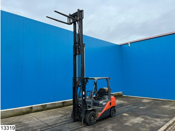 Chariot élévateur à gaz Toyota 8 FGF 25 2.500 KG: photos 4