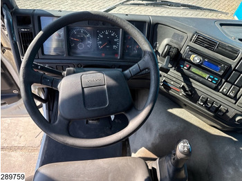 Photo d'intérieur 1: Camion plateau Volvo FM 340 6x2, Manual, Manitou TMT320FL