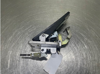 Cabine et intérieur LIEBHERR