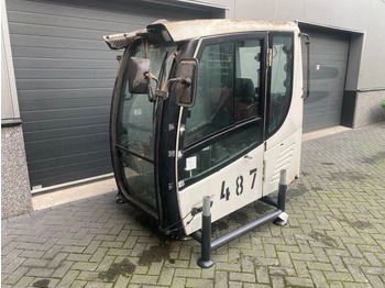 Cabine et intérieur LIEBHERR