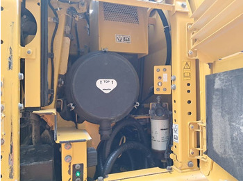 Pelle sur chenille Komatsu HB365LC-3 Hybrid: photos 4