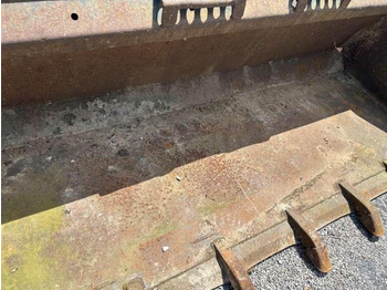 Godet pour chargeur pour Engins de chantier 1700mm: photos 3