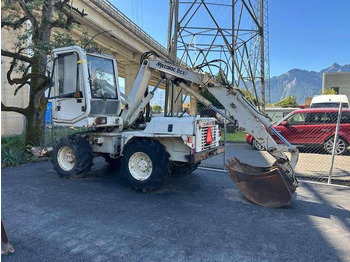 Pelle sur pneus MECALAC