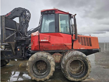 Tracteur forestier VALMET 840.4: photos 3
