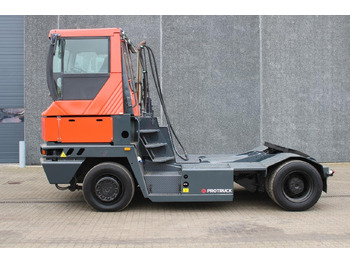 Tracteur portuaire TERBERG