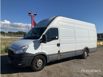 Véhicule utilitaire IVECO Daily