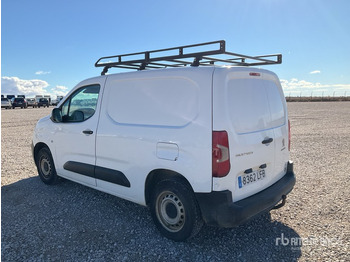 Véhicule utilitaire 2019 Peugeot Partner Cargo Van: photos 2