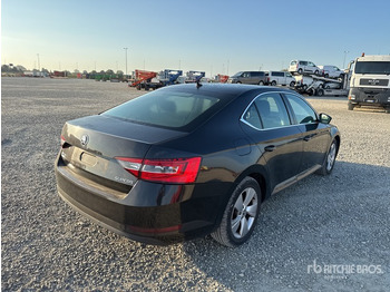 Voiture 2018 Skoda Superb Autovettura: photos 4