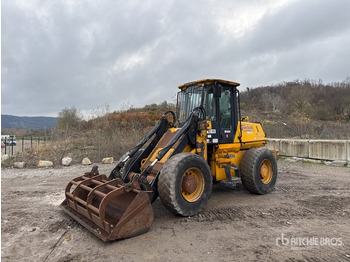 Chargeuse sur pneus JCB