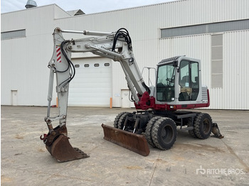 Pelle sur pneus TAKEUCHI TB175